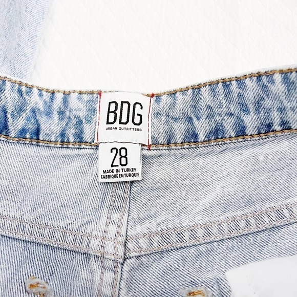 BDG Light Wash Denim Jeans Ripped Knees Split Pocket Flare SZ28 NWT - Picture 5 of 9